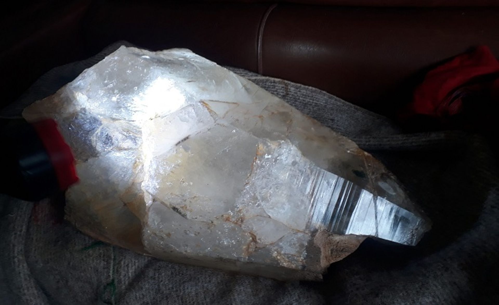 बरामद गरिएको ‘क्वार्ज किष्टल’ गोरखा दरबार परिसरमा प्रतिस्थापन गरिने 